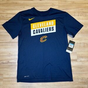 Nike The Nike Tee Cleveland Cavaliers Athletic Cut Dri-Fit Shirt Size Medium